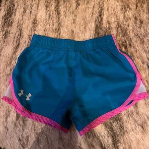 Under armour girls shirts